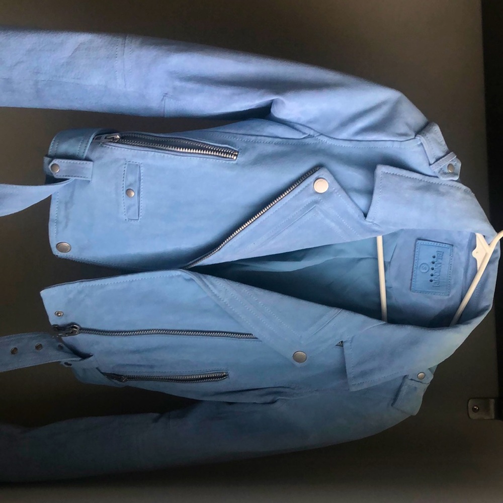 Blue Suede BlankNYC Suede Moto Jacket there is a little discoloration on top